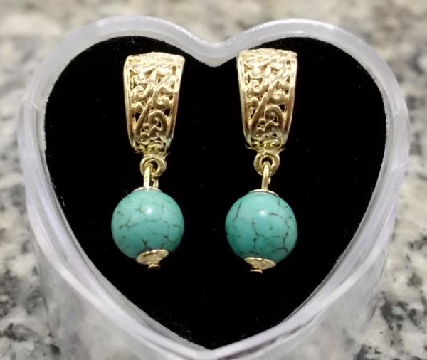 Brinco Banhado a Ouro 18k com Pérola Sintética Verde